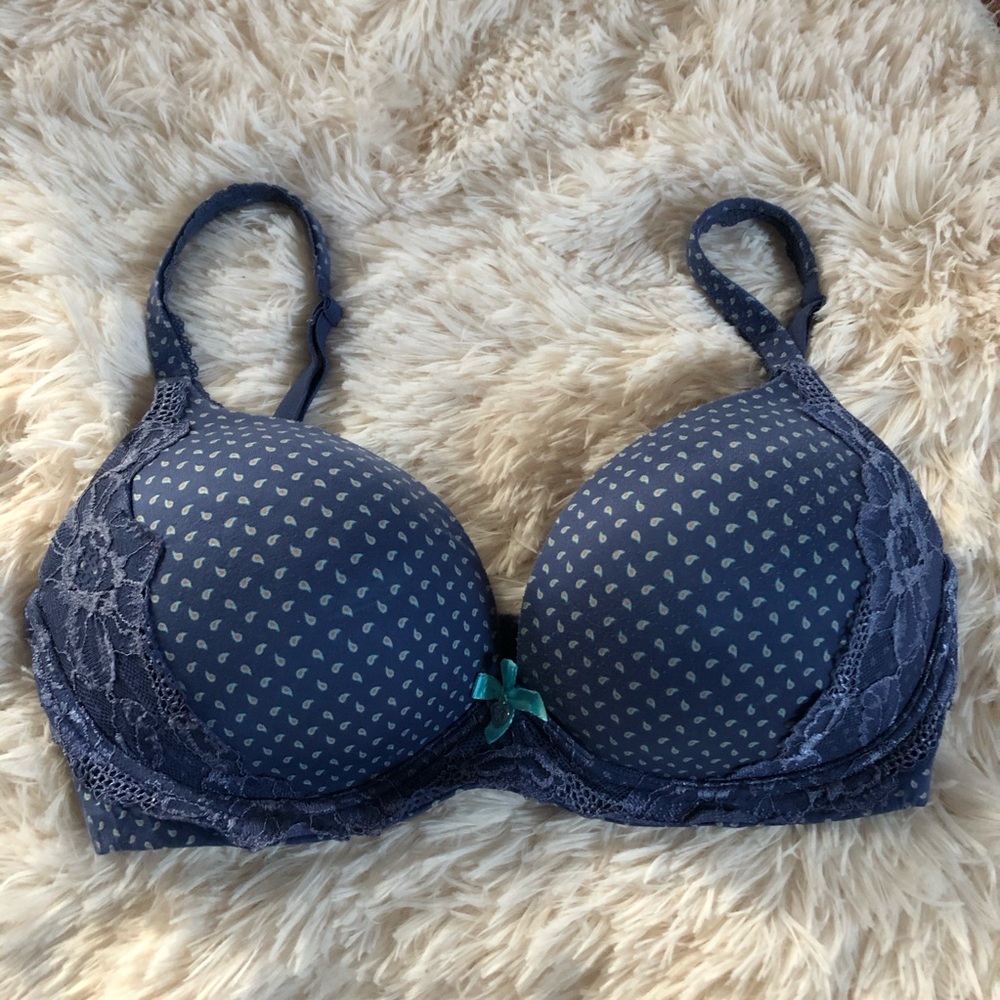 Victoria’s Secret no-wire bra